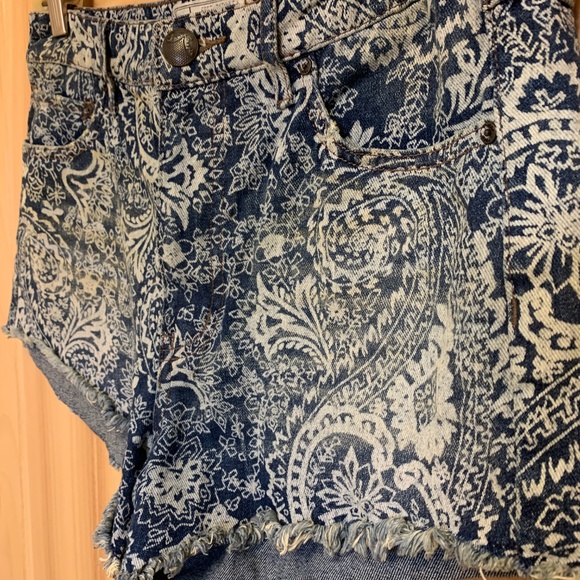 Free People Printed Shorts Size 27 - Picture 3 of 6